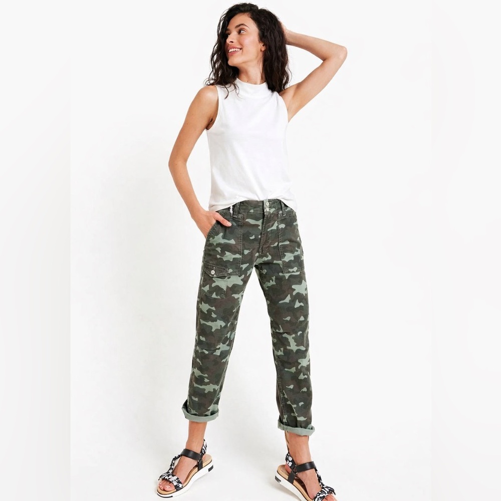 Anthropologie The Wanderer Green Camo Petite Cargo Utility Pants